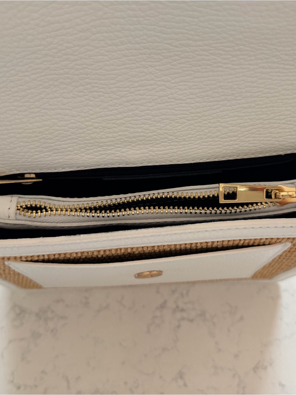 Raffia and Leather Handbag. Antonella Ferrante of Italy. - Picture 4 of 4
